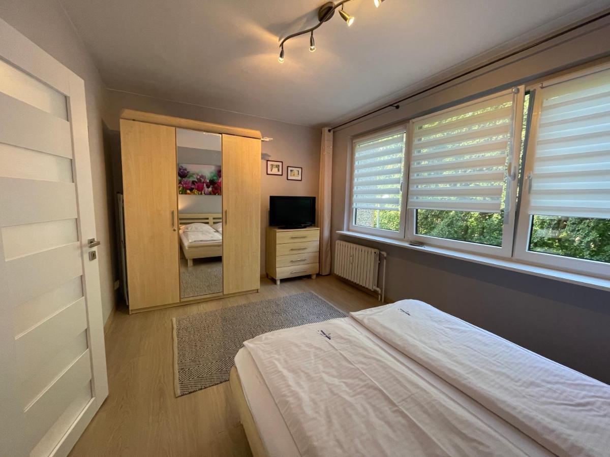 Wolin-Travel Apartament Dom Przy Parku เมียนซิดดรอแย ภายนอก รูปภาพ