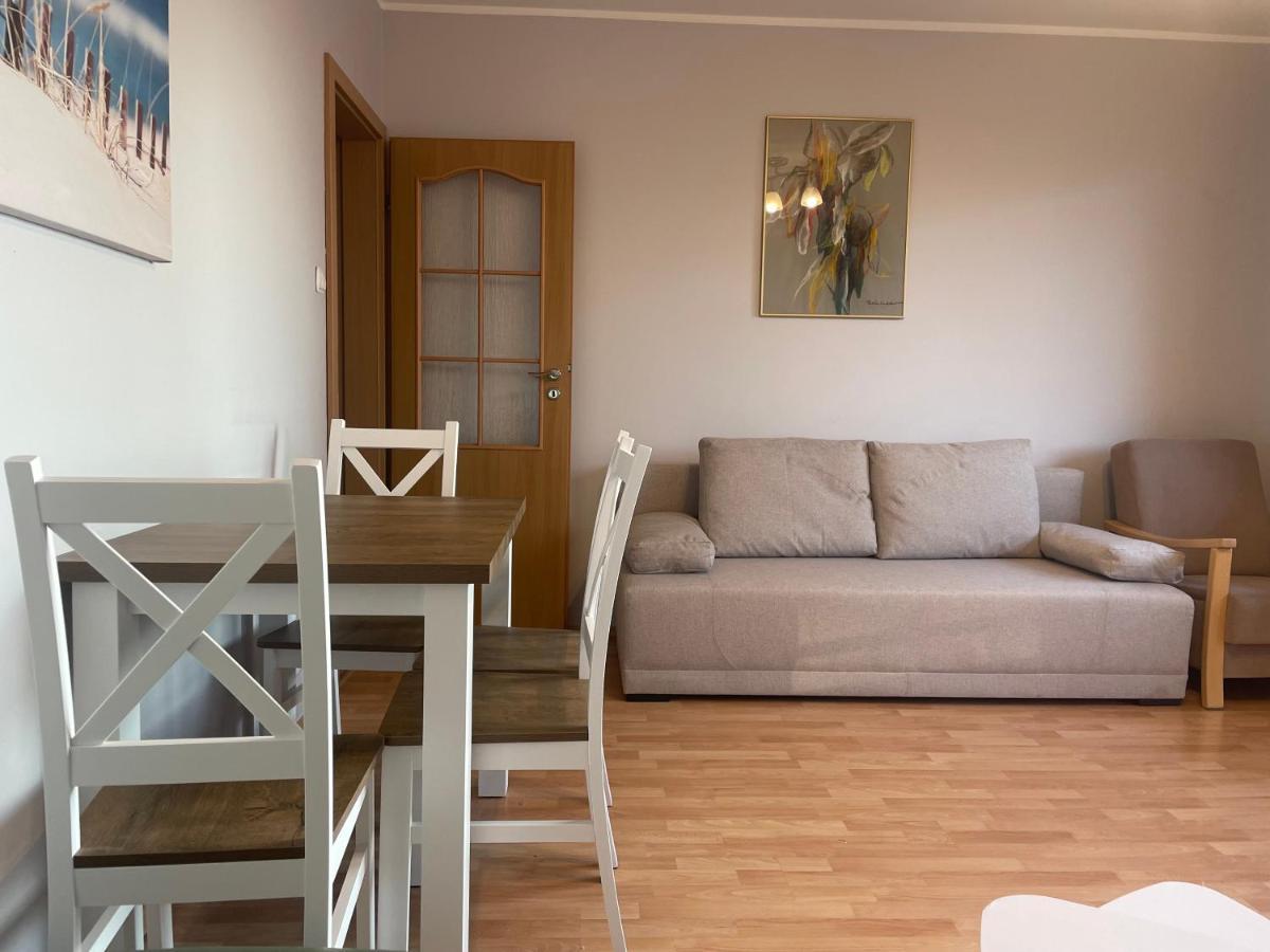 Wolin-Travel Apartament Dom Przy Parku เมียนซิดดรอแย ภายนอก รูปภาพ