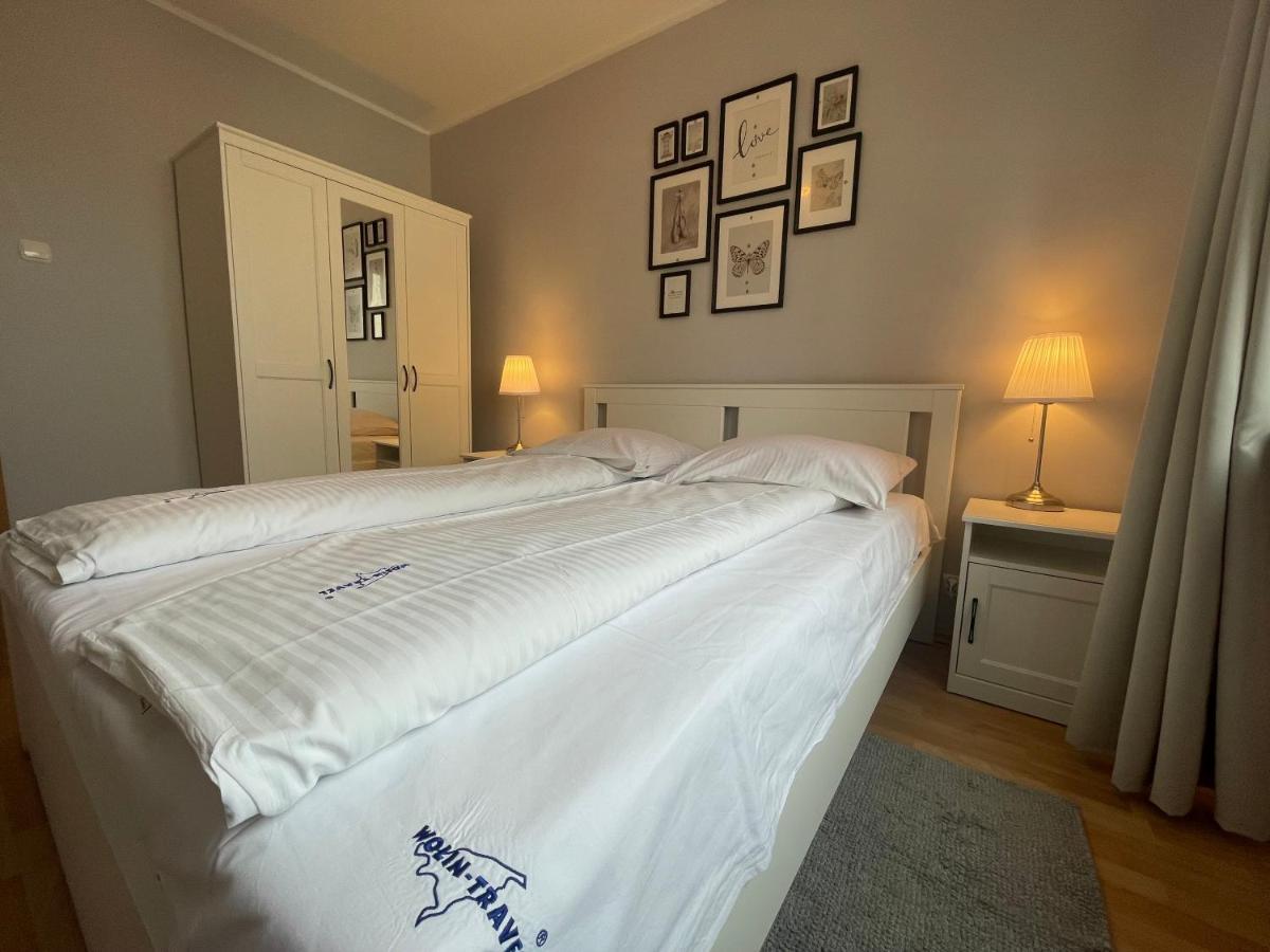 Wolin-Travel Apartament Dom Przy Parku เมียนซิดดรอแย ภายนอก รูปภาพ