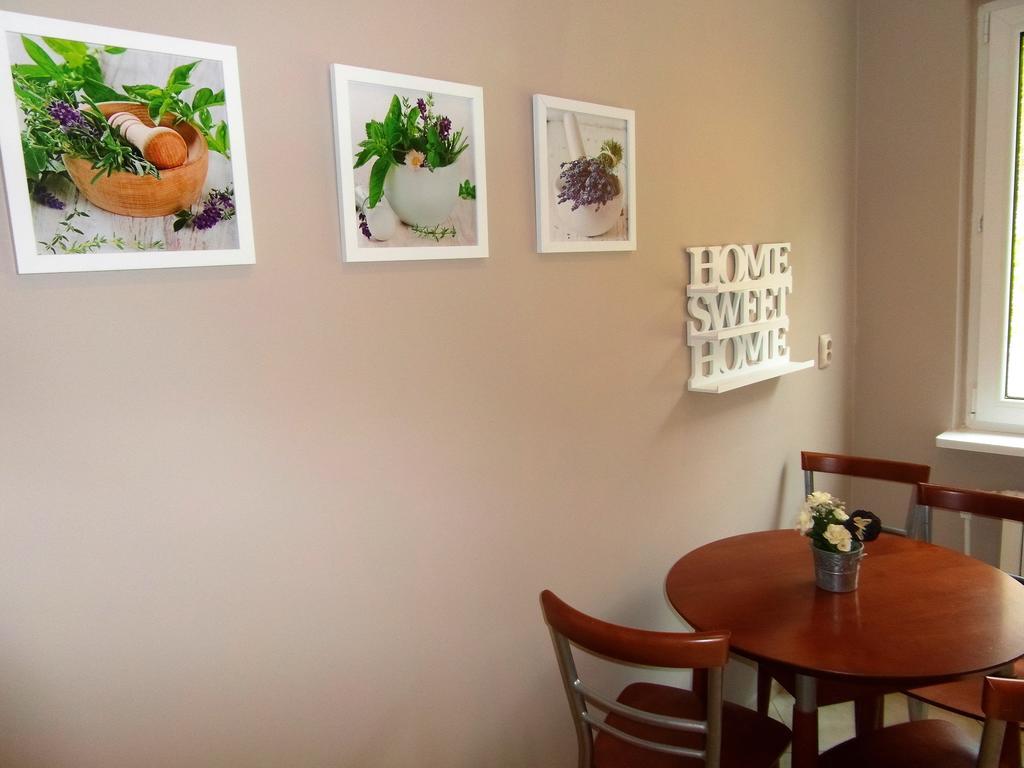Wolin-Travel Apartament Dom Przy Parku เมียนซิดดรอแย ภายนอก รูปภาพ